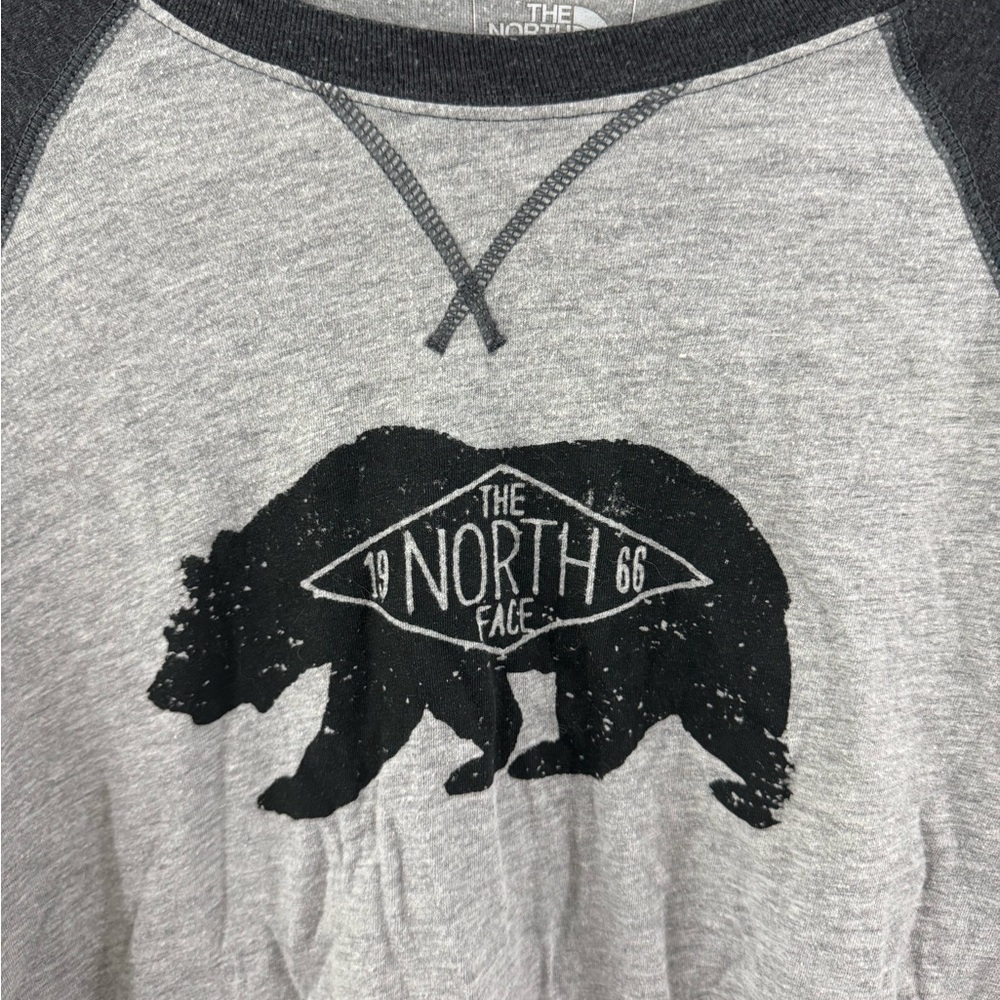 The North Face Men’s 3/4 Sleeve Baseball Tee – Bear Logo – Size Medium